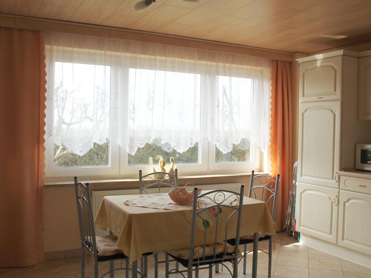 Comfy Farmhouse In Brusow With Garden Kropelin Екстер'єр фото